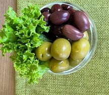 Маслины и оливки