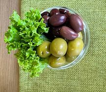 Маслины и оливки