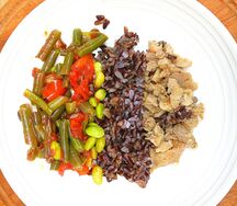 Боул с цыпленком и овощами