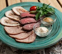 Ассорти фирменных мясных деликатесов 