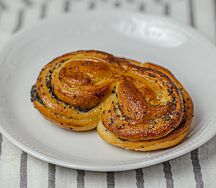 Булочка сладкая с маком