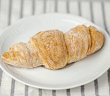 Круассан с шоколадом