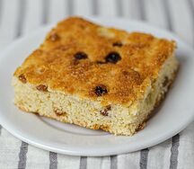 Кекс с изюмом и шоколадом