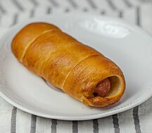 Пирог с сосиской