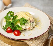 Из копченой и отварной курицы