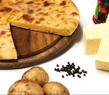 Осетинский пирог Картофджын с картошкой и сыром