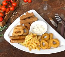 Большая тарелка закусок