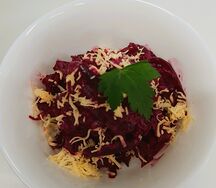 Салат из свеклы и сыра