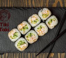 Маки-ролл с креветкой и спайси-огурцом