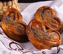 Булочка с маком