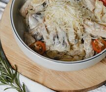 Паста с курицей и грибами