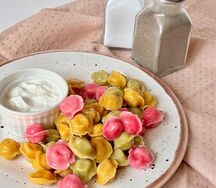 Цветные пельмешки из индейки
