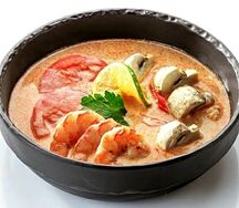 Том ям с морепродуктами