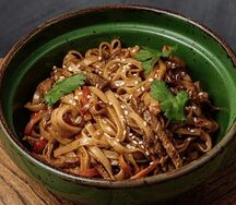 Удон с говядиной и овощами