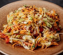 Салат с капустой и семенами льна