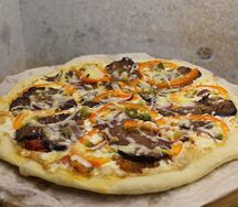 Фирменная с телячьими щечками