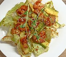Салат авокадо с креветками