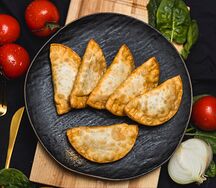 Мини-чебуреки с курицей 
