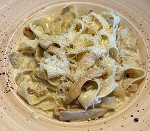Паста феттуччине с курочкой и грибами