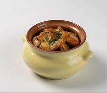 Свино-говяжьи с грибами под сырной корочкой