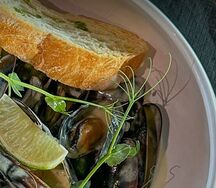 Мидии в соусе блю чиз 