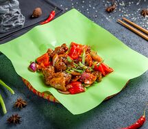 Курица в соусе с овощами