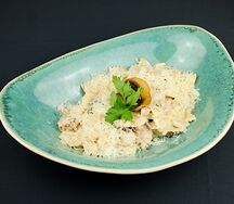 Фарфалле с курицей и шампиньонами
