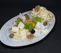 Ассорти кавказских сыров
