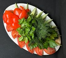Ассорти из свежих овощей и зелени 