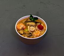 Том ям с морепродуктами