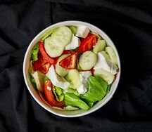 Салат овощной с сыром фета