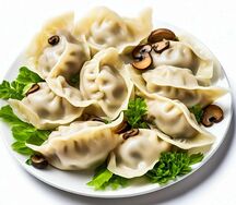 Вареники с картофелем, хрустящим луком и жареными грибами