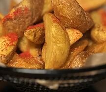 Картофельные дольки с соусом большая порция