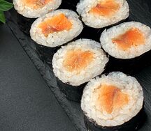 Ролл Сяке маки