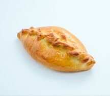 Пирожок с вишней