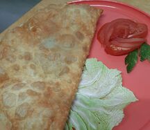 Чебурек с ветчиной и сыром
