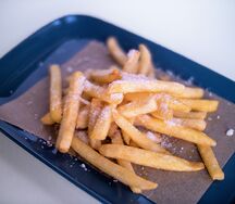 Картофель фри с пармезаном и трюфельным маслом