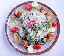 Цезарь с тигровыми креветками