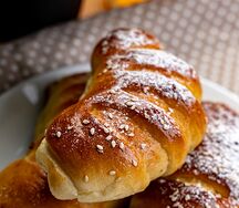 Рогалик с яблоком и корицей