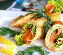 Блинчики с лососем
