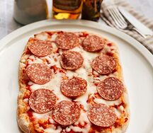 Пицца с колбасой Пепперони