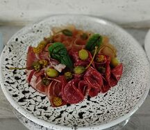 Мясная тарелка