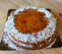 Постный пирог с бананом, курагой и апельсином