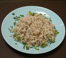 Перловка отварная с овощами