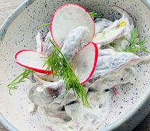 Грузди со сметаной и луком