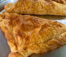 Слойка с курицей и грибами