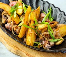 Сковородка по-деревенски со свининой