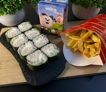 Комбо №2 Ролл с курицей и картошка фри