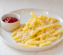Картофель фри с сыром пармезан и трюфельным маслом