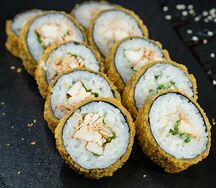 Горячий ролл Цезарь с курицей